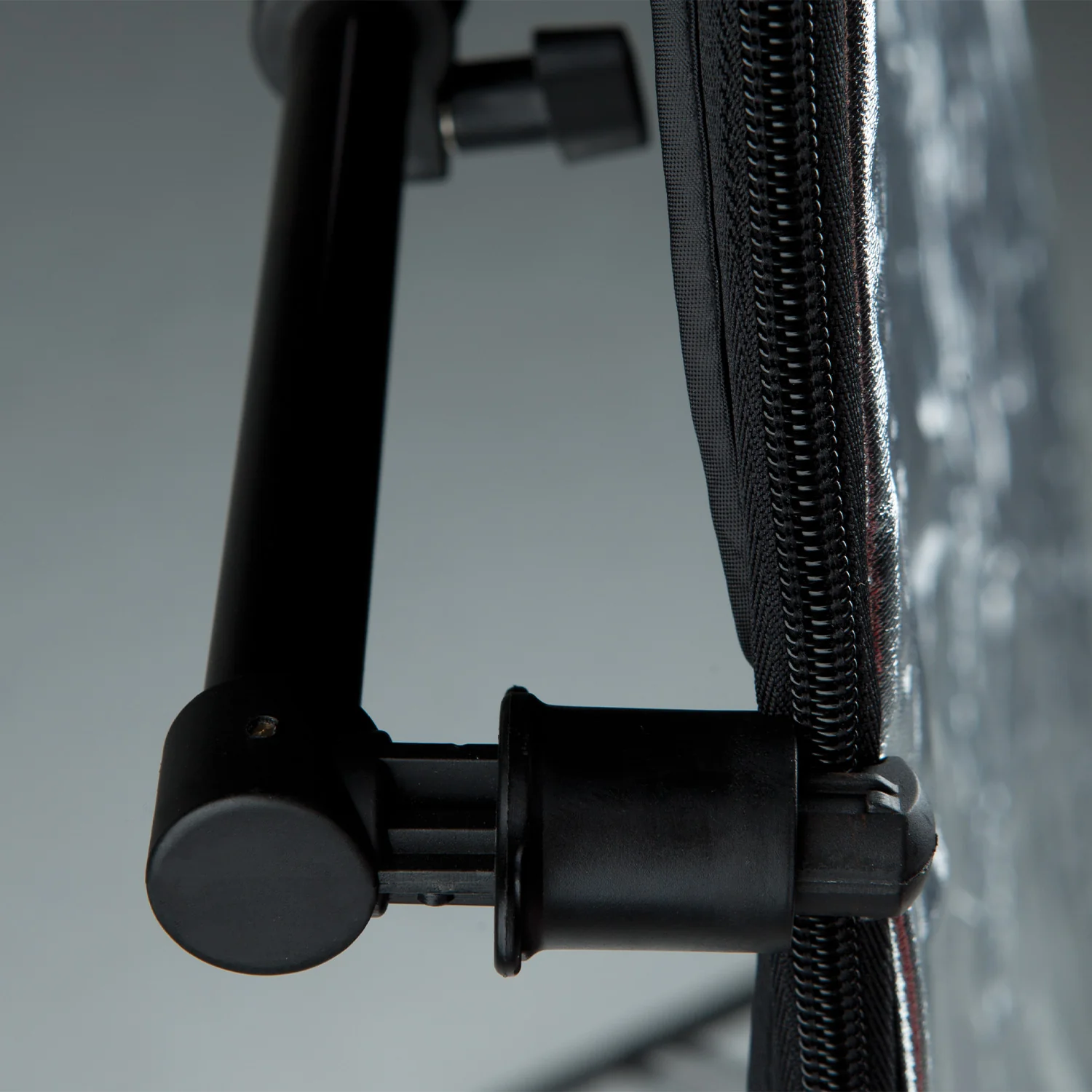 Collapsible 5-in-1 Reflector Kit with Sunlight Surface (40") - Image 8