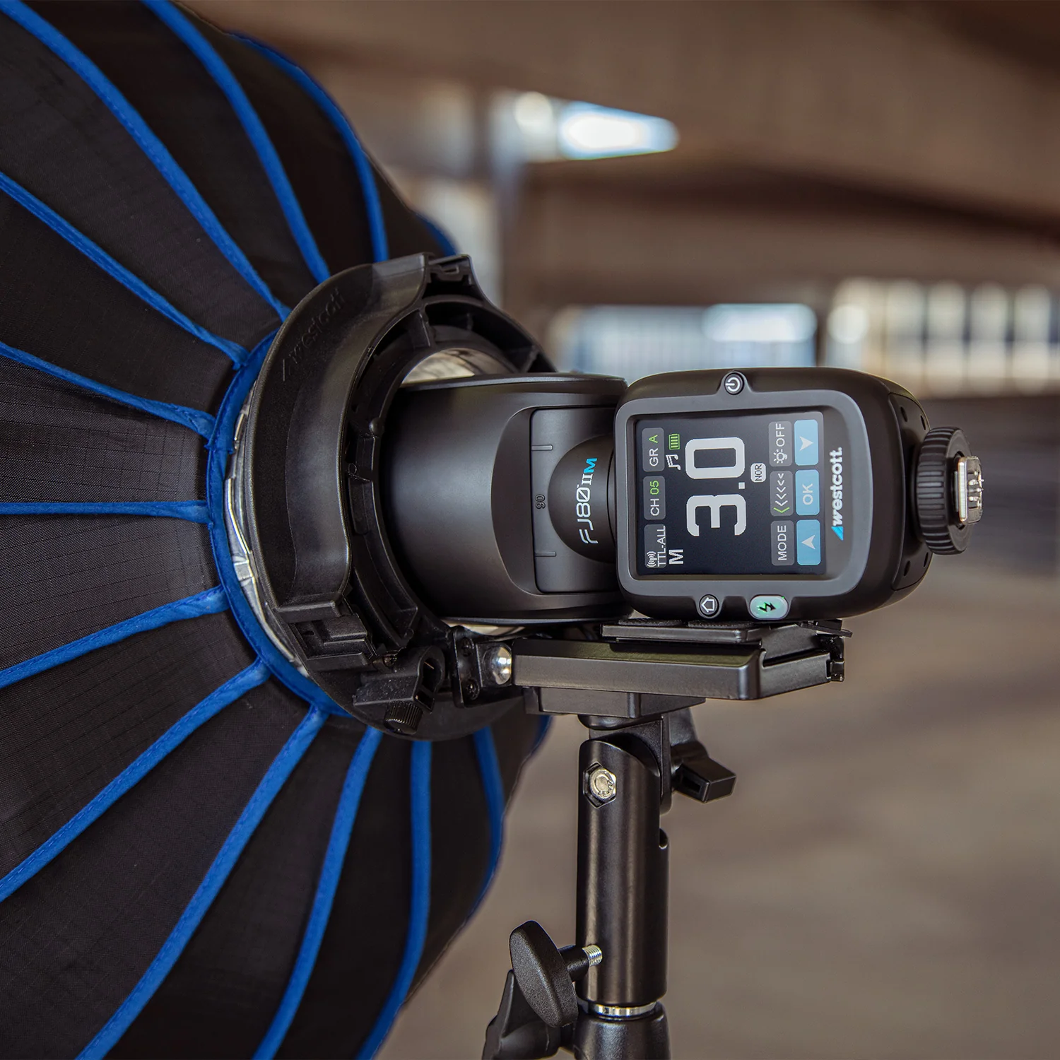 FJ80 II Touchscreen Speedlight (80Ws) - Image 10