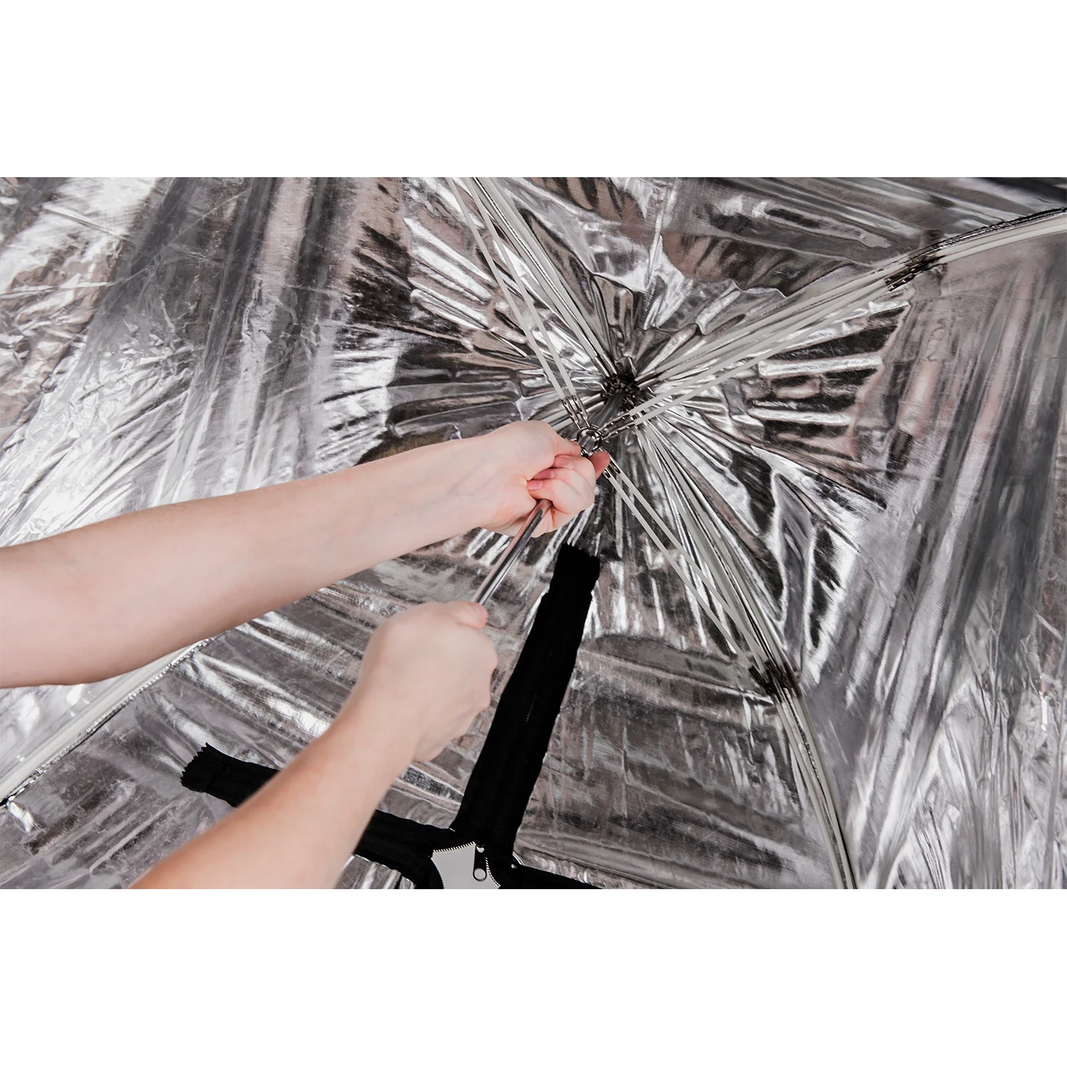 Medium Apollo Softbox with 40-Degree Grid (28") - Image 8