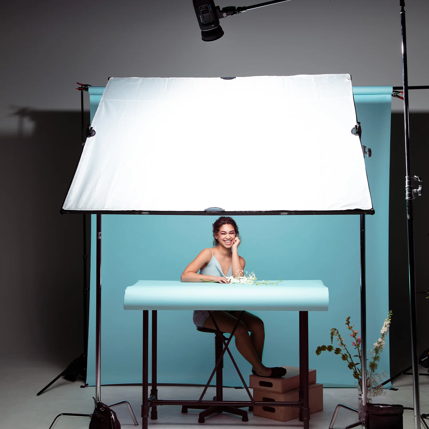 Scrim Jim Cine 1-1/4-Stop Diffusion Fabric (6' x 6') - Image 3