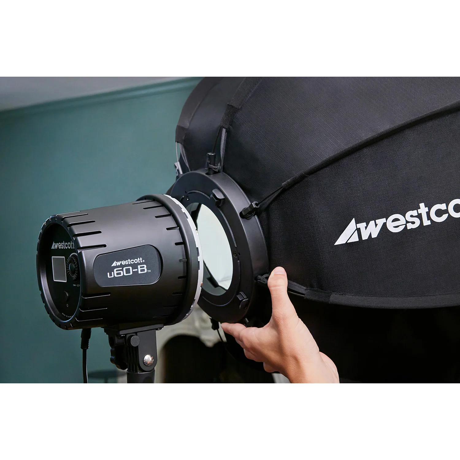 U60-B Bi-Color LED 3-Light Softbox Kit - Image 5