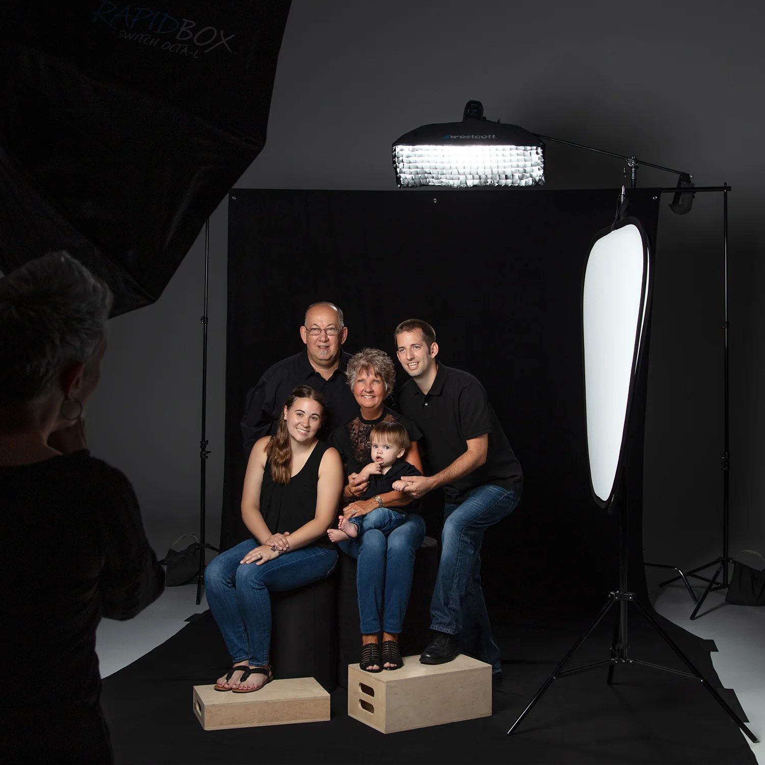 Wrinkle-Resistant Backdrop - Rich Black (9' x 20') - Image 3