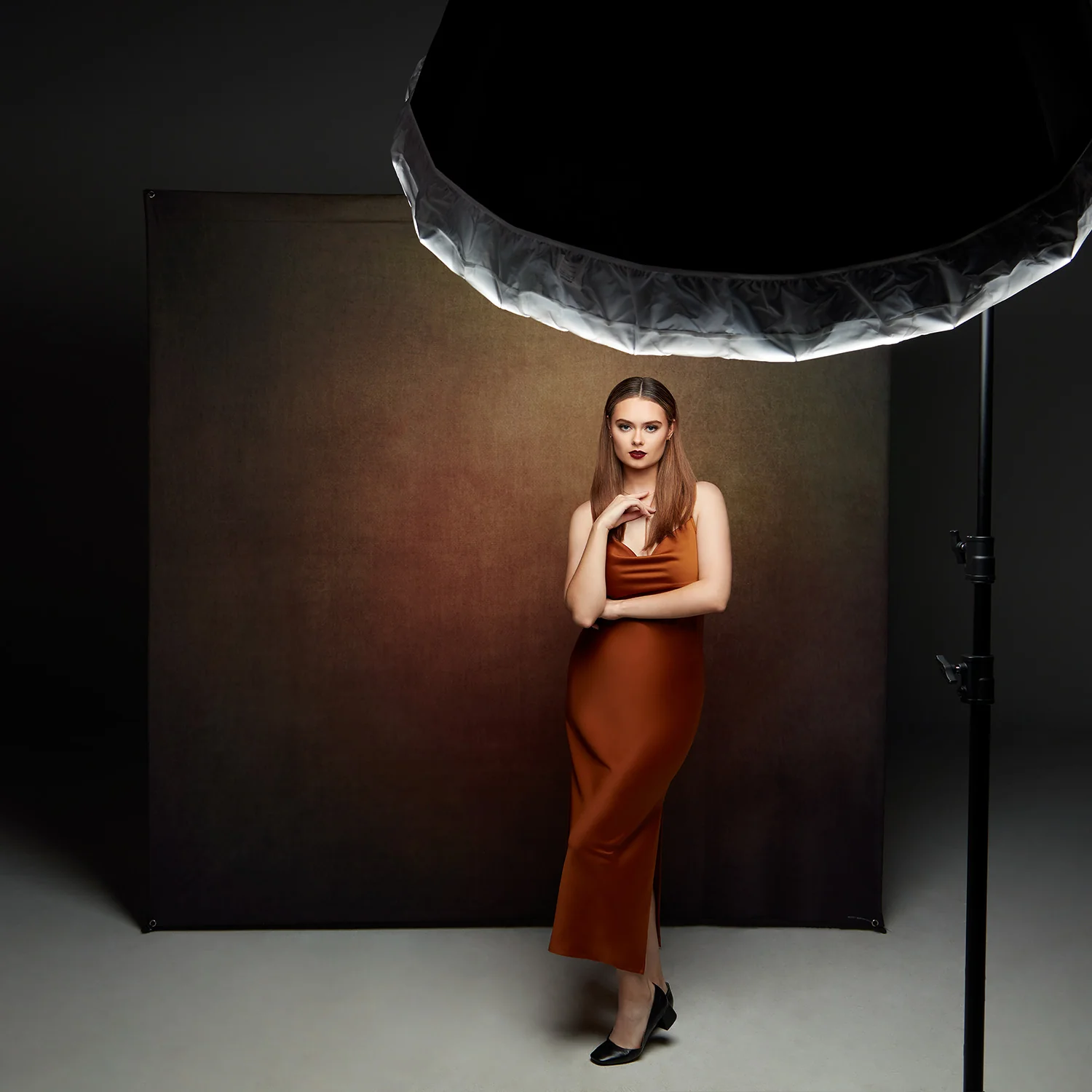 X-Drop Pro Fabric Backdrop - Warm Painterly by Joel Grimes (8' x 8') - Image 3