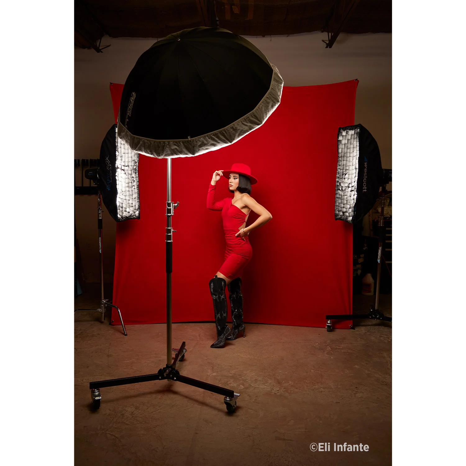 X-Drop Pro Wrinkle-Resistant Backdrop - Scarlet Red (8' x 8') - Image 3
