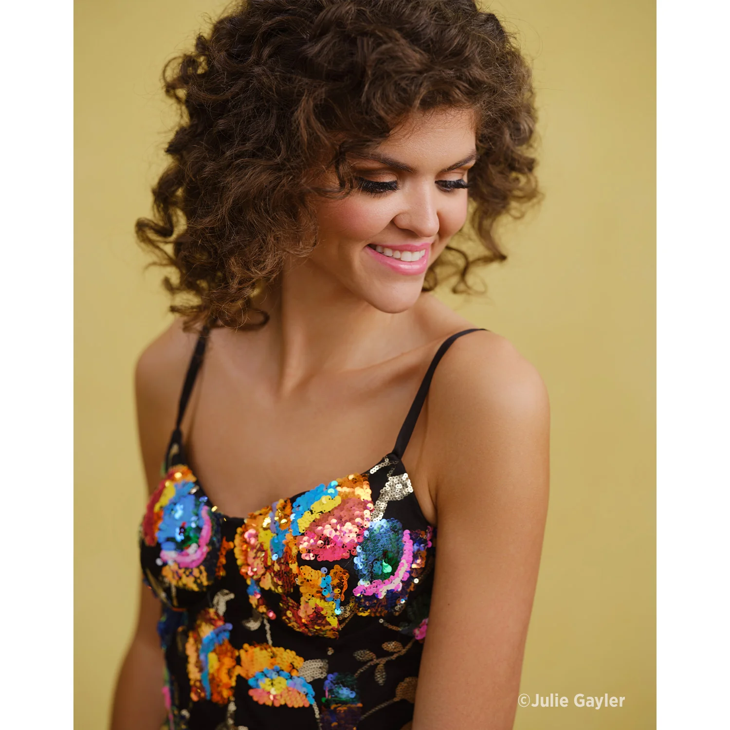 X-Drop Wrinkle-Resistant Backdrop - Canary Yellow (5' x 7') - Image 3