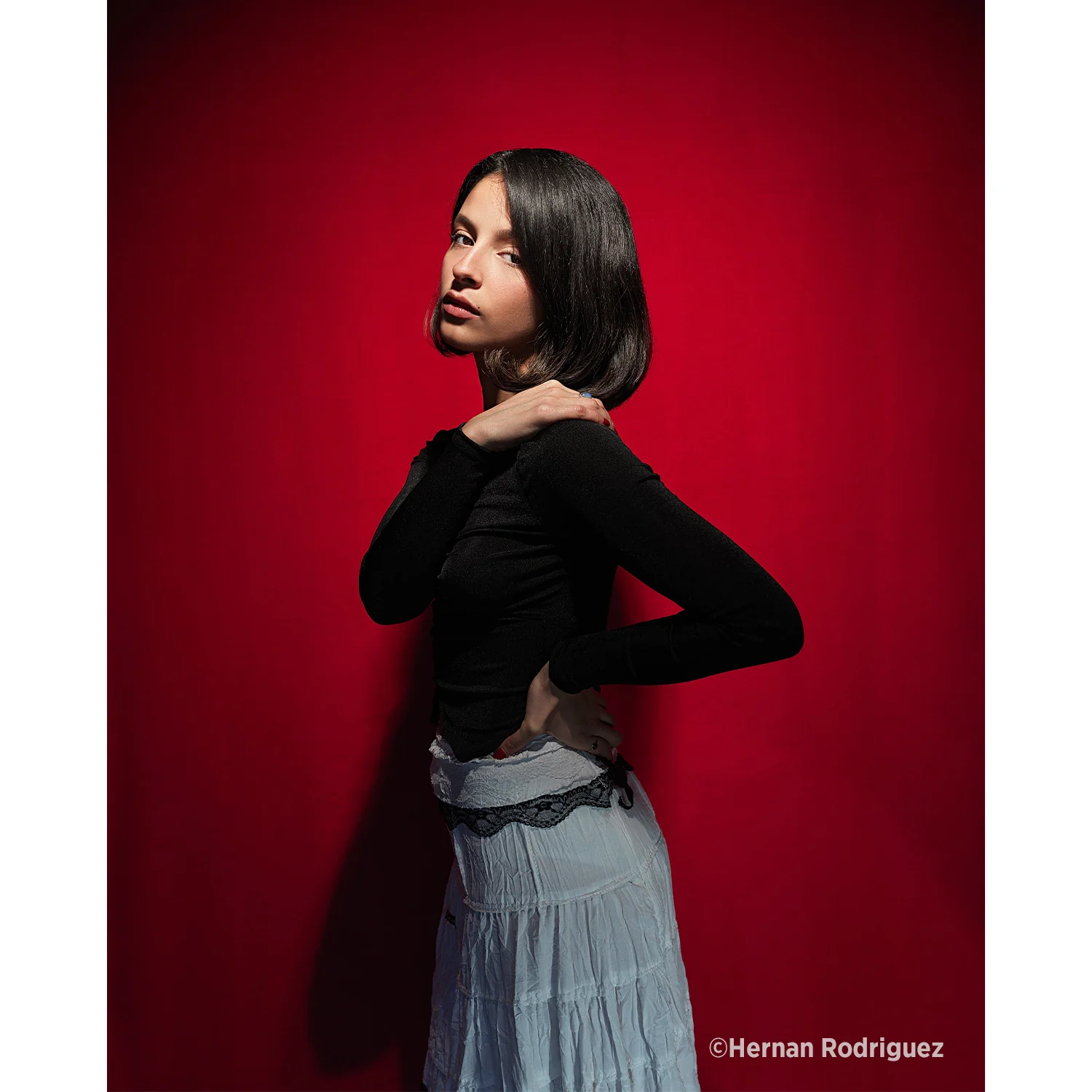 X-Drop Wrinkle-Resistant Backdrop - Scarlet Red (5' x 12') - Image 4